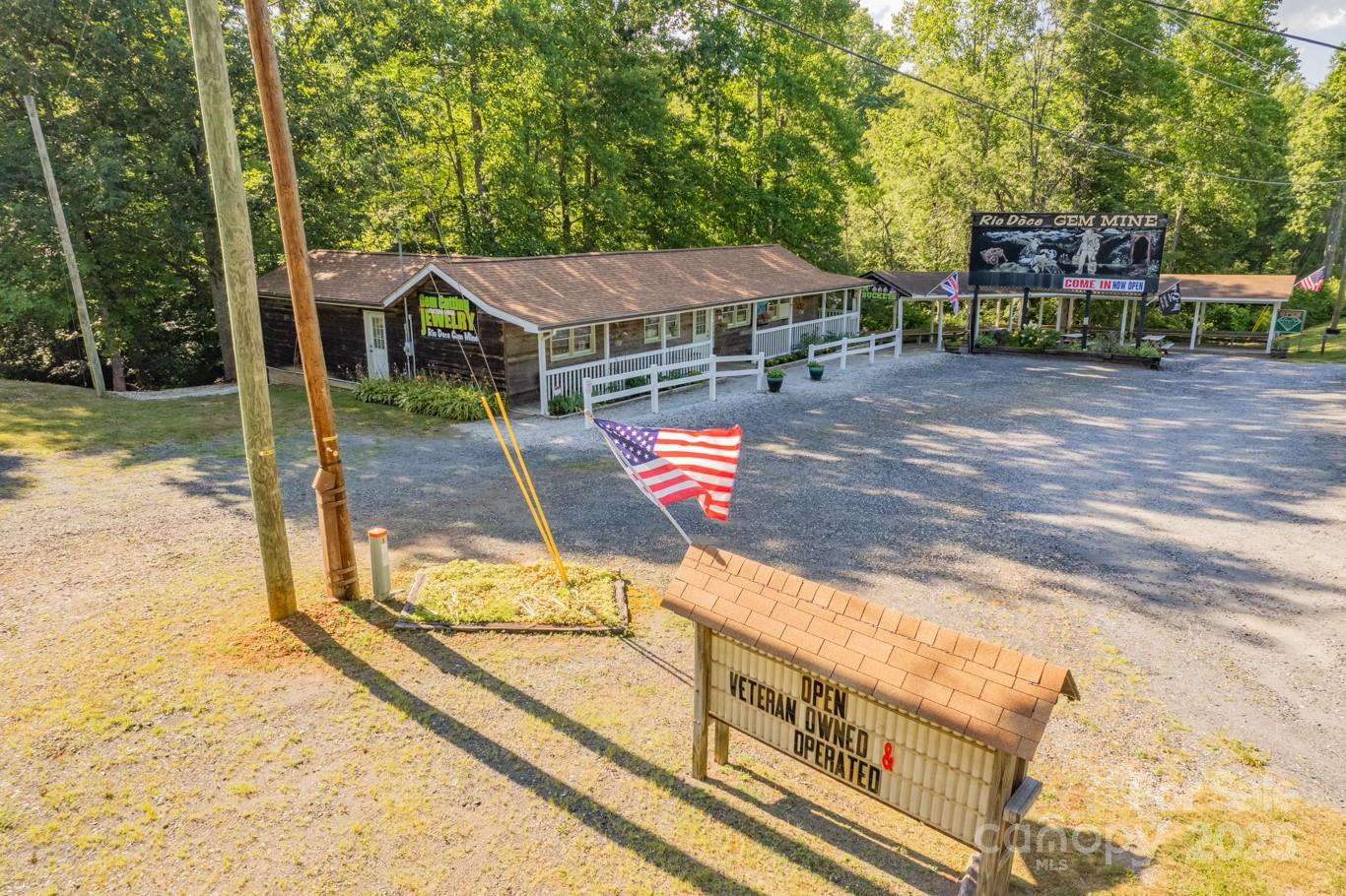 14622 226 Highway Spruce Pine NC 28777
