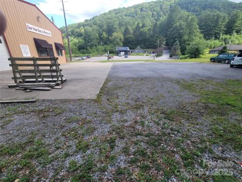 2634 Dellwood Road Waynesville NC 28786
