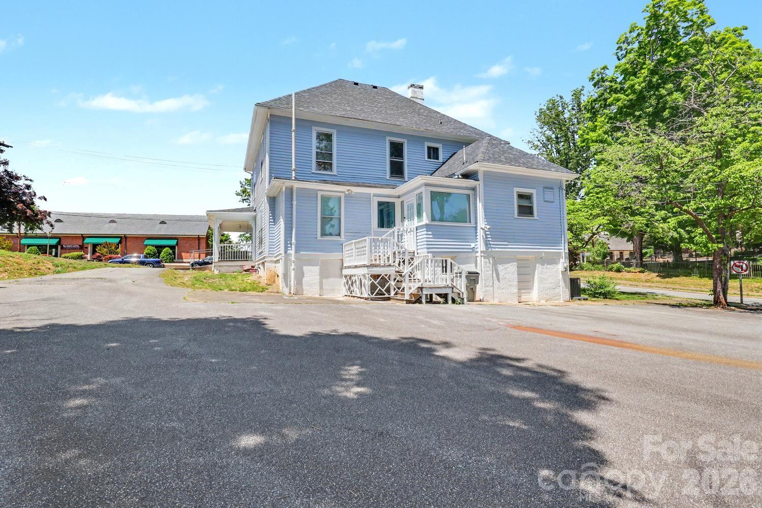601 College Avenue SW Lenoir NC 28645