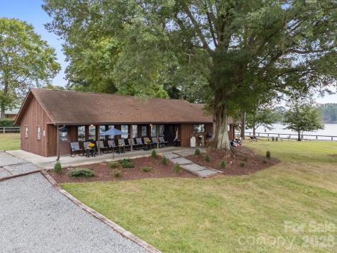 1887 Yacht Club Drive Denver NC 28037