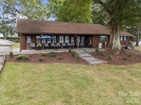 1887 Yacht Club Drive Denver NC 28037