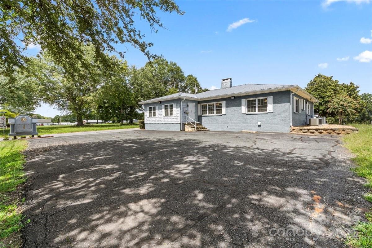 492 W Main Street Forest City NC 28043