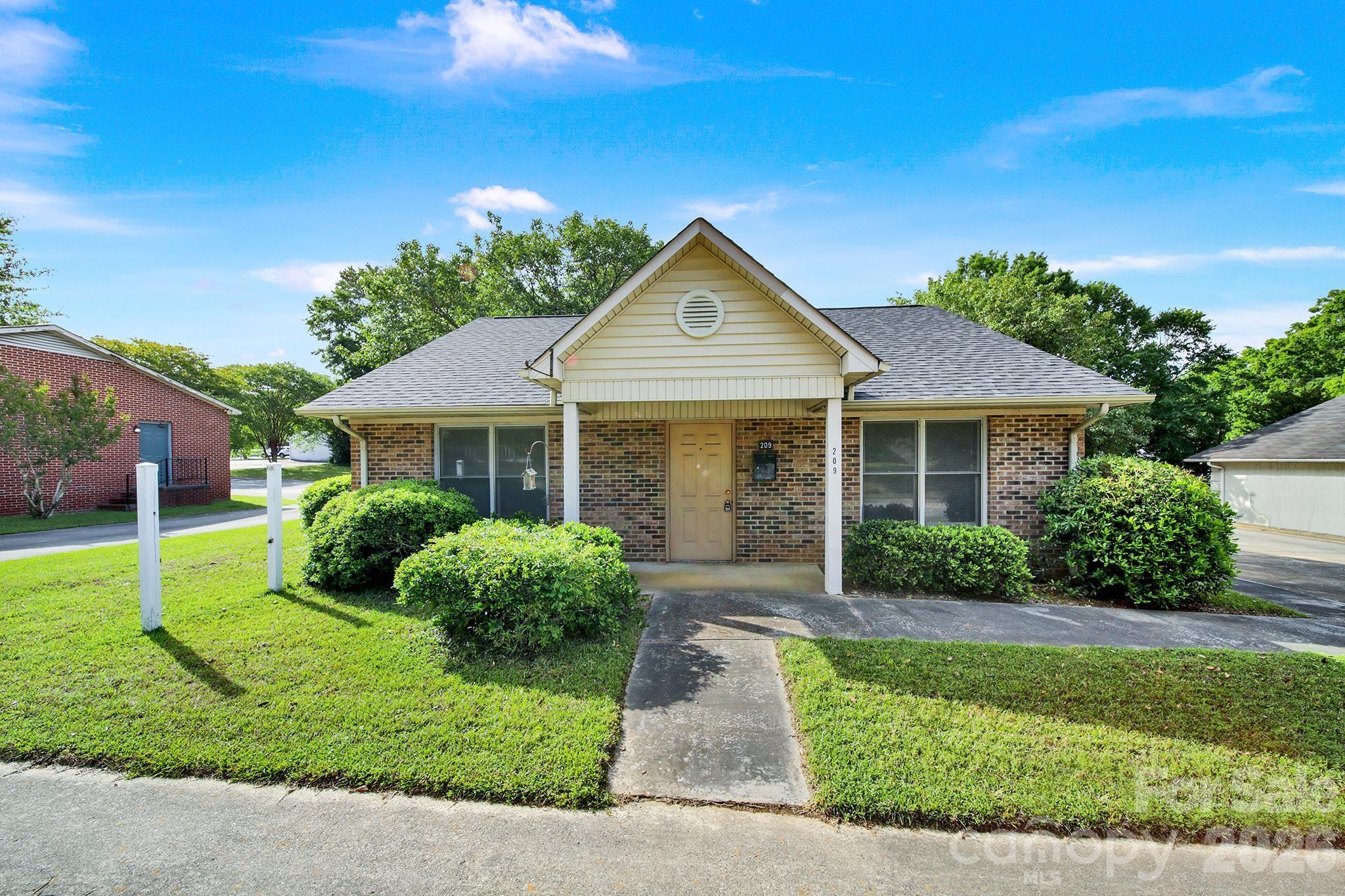 209 W Barr Street Lancaster SC 29720
