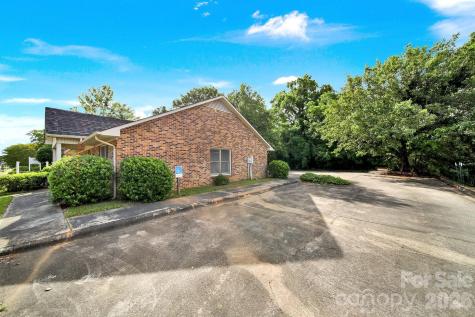 209 W Barr Street Lancaster SC 29720