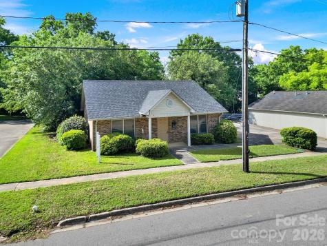 209 W Barr Street Lancaster SC 29720