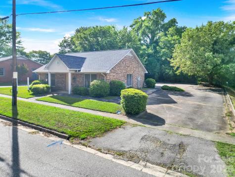 209 W Barr Street Lancaster SC 29720