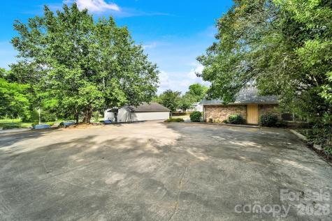 209 W Barr Street Lancaster SC 29720