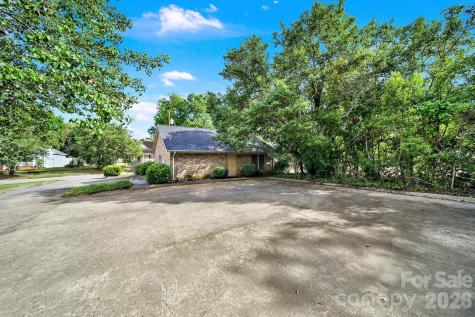 209 W Barr Street Lancaster SC 29720