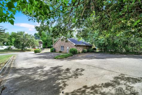 209 W Barr Street Lancaster SC 29720