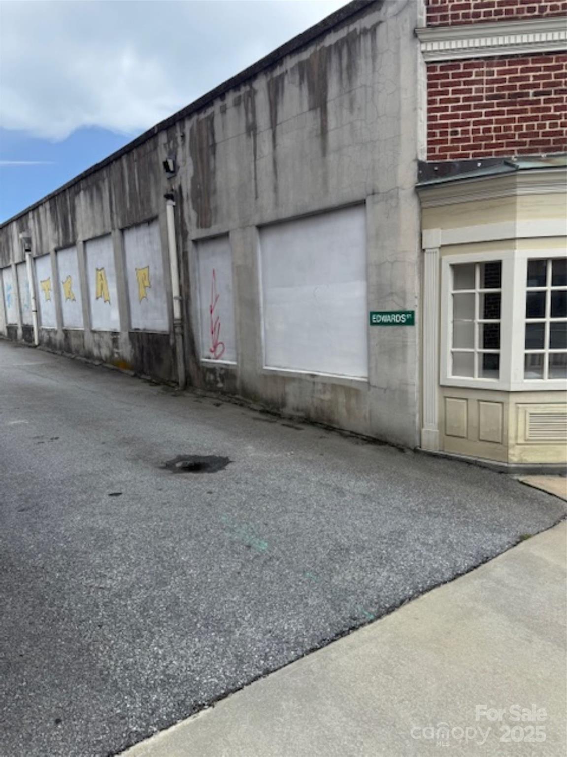 418 N Main Street Hendersonville NC 28792