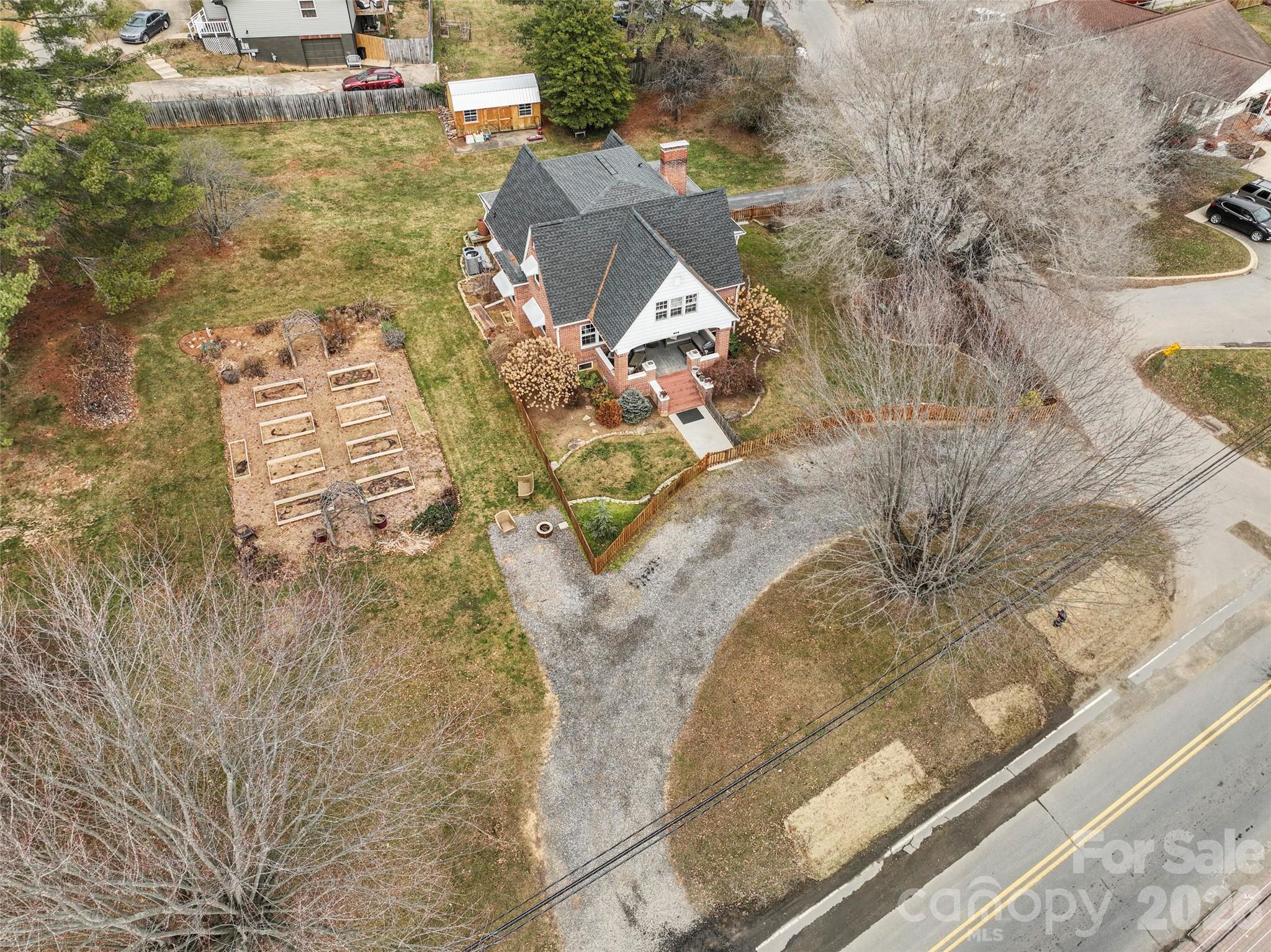 506 W Main Street Burnsville NC 28714