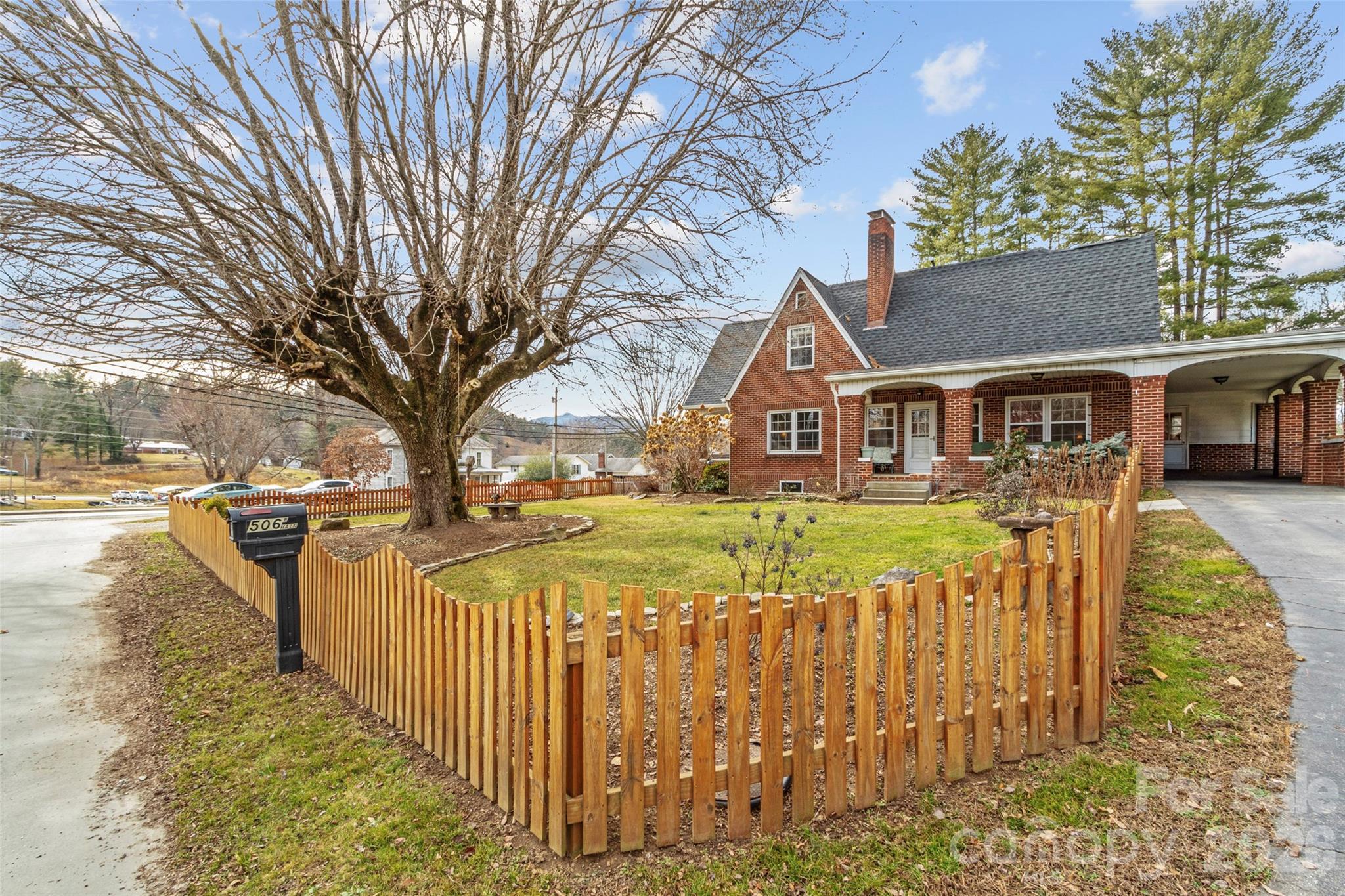 506 W Main Street Burnsville NC 28714