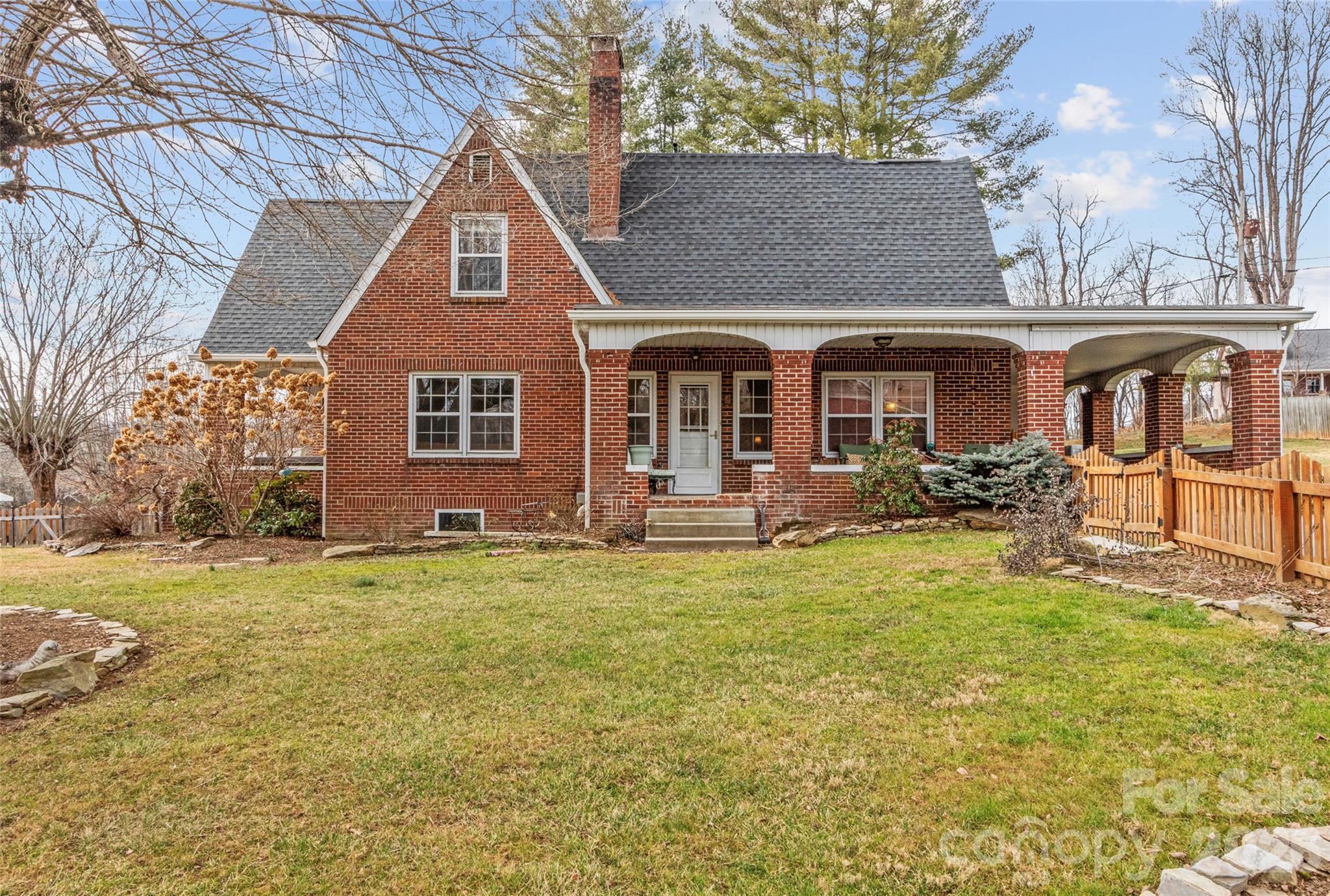 506 W Main Street Burnsville NC 28714
