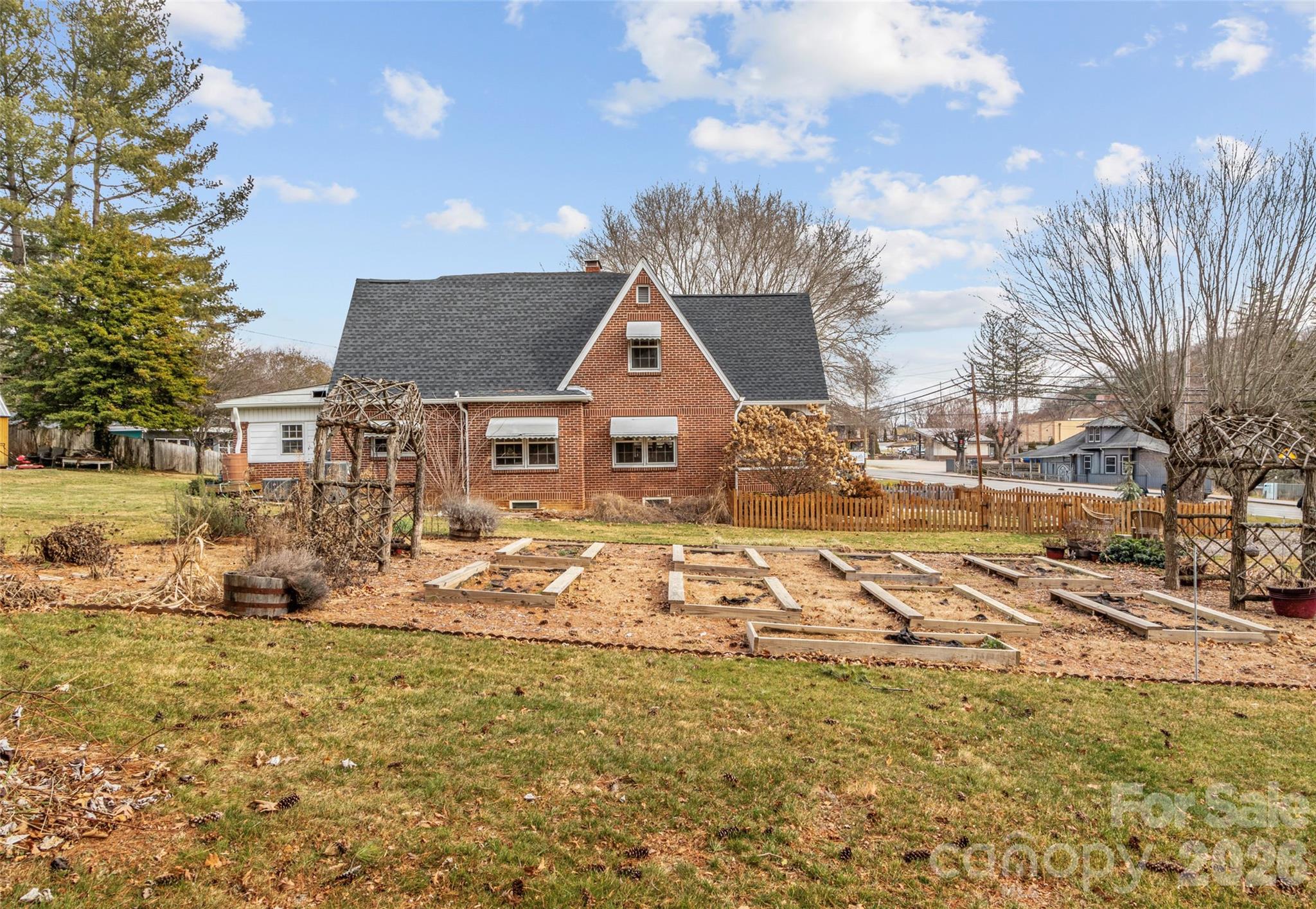 506 W Main Street Burnsville NC 28714