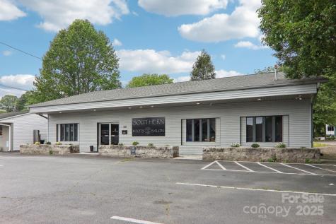 287 N Caldwell Street Brevard NC 28712
