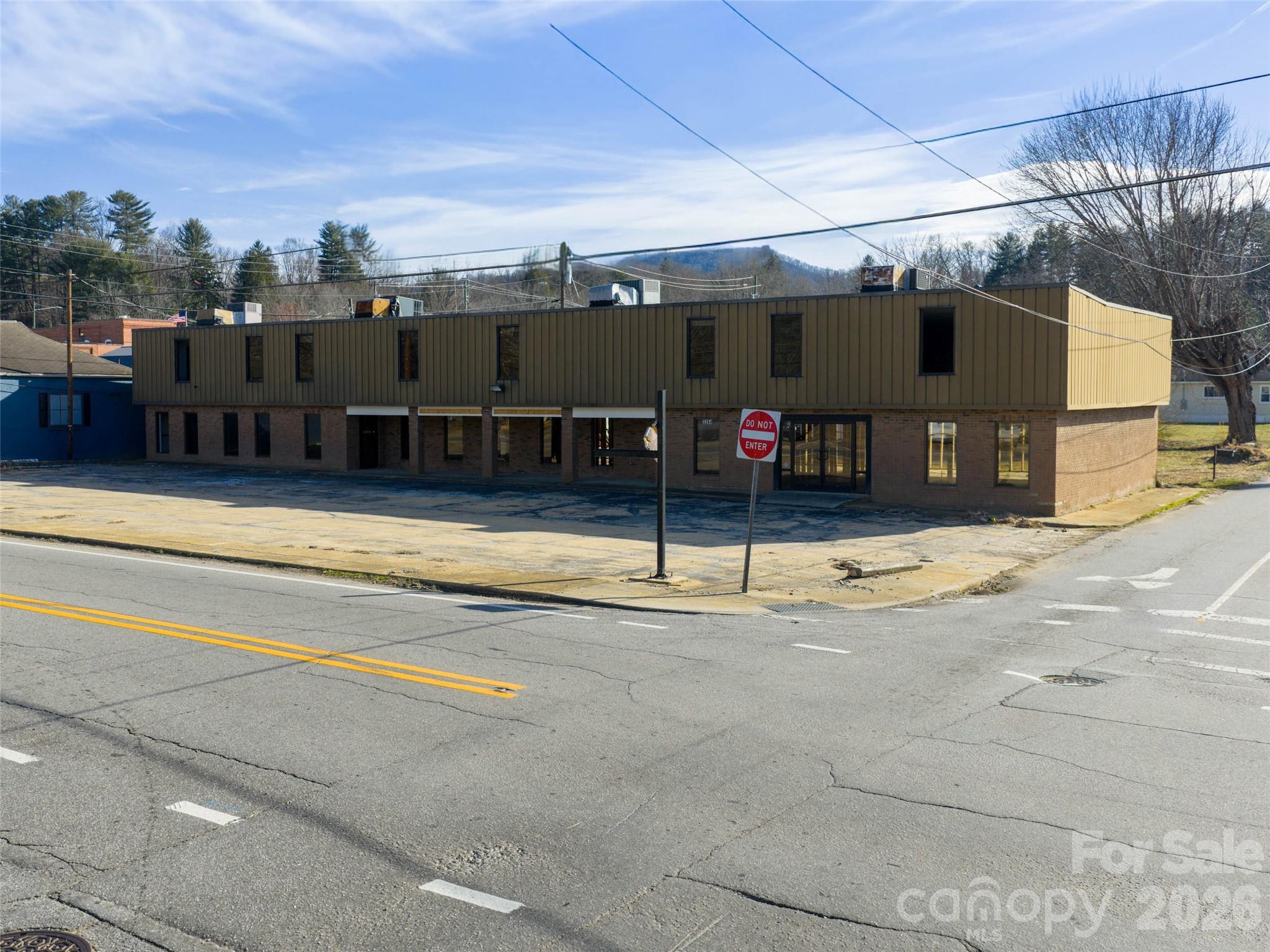 3264 Broad Street Clyde NC 28721