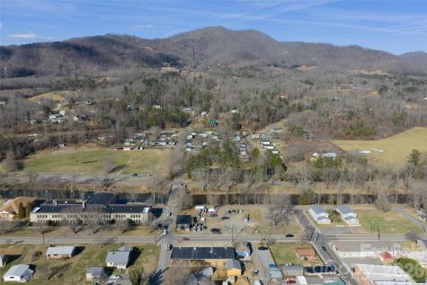 3264 Broad Street Clyde NC 28721