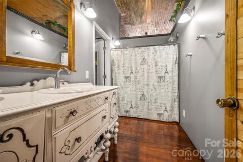 138 E Main Street Forest City NC 28043
