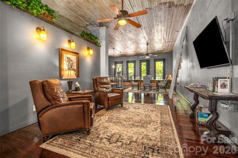 138 E Main Street Forest City NC 28043
