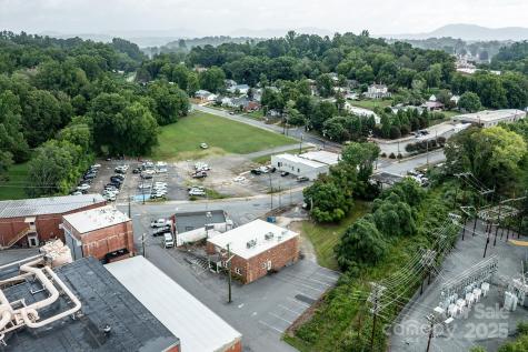 107 Light Street Lenoir NC 28645