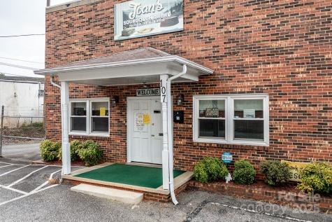 107 Light Street Lenoir NC 28645
