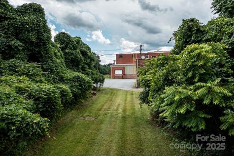107 Light Street Lenoir NC 28645