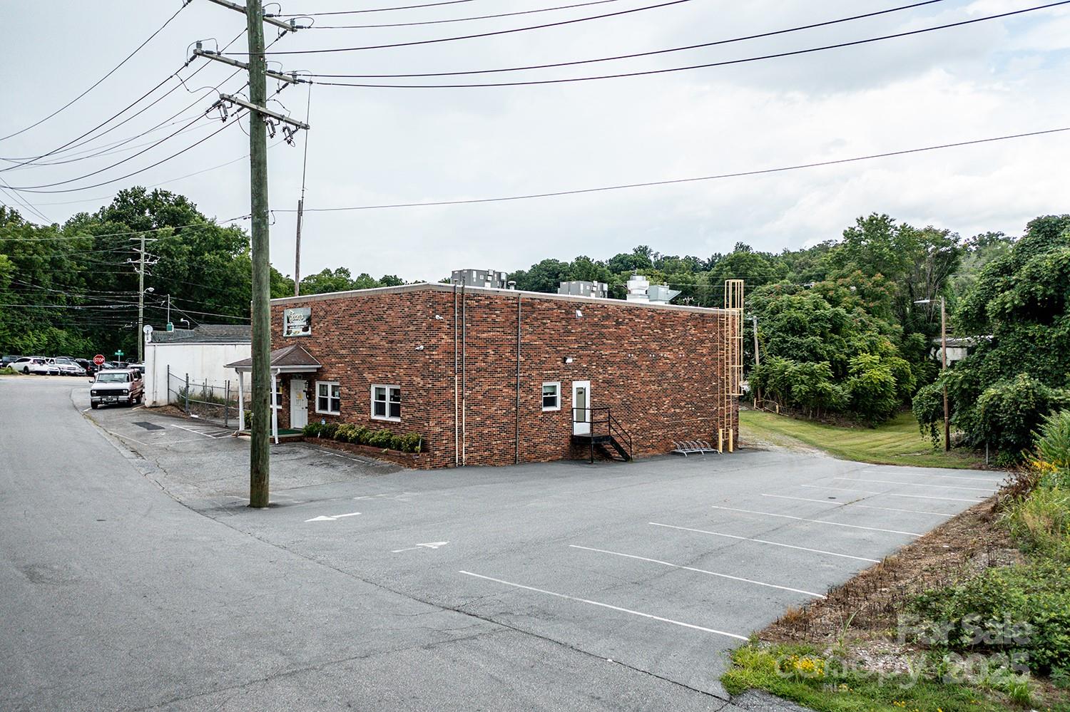 107 Light Street Lenoir NC 28645