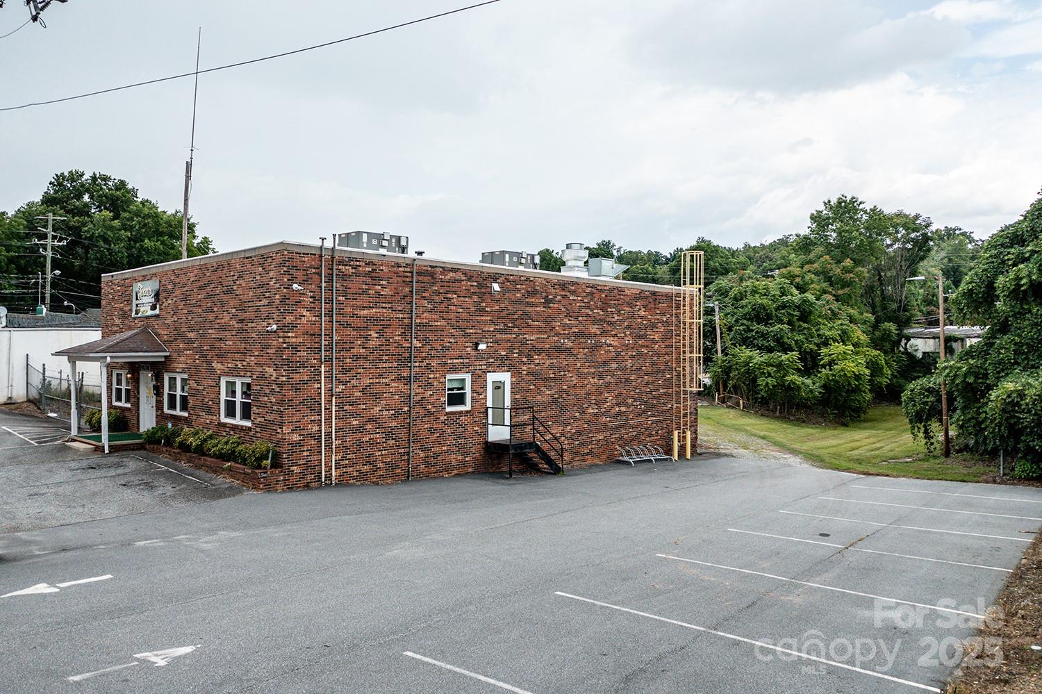 107 Light Street Lenoir NC 28645