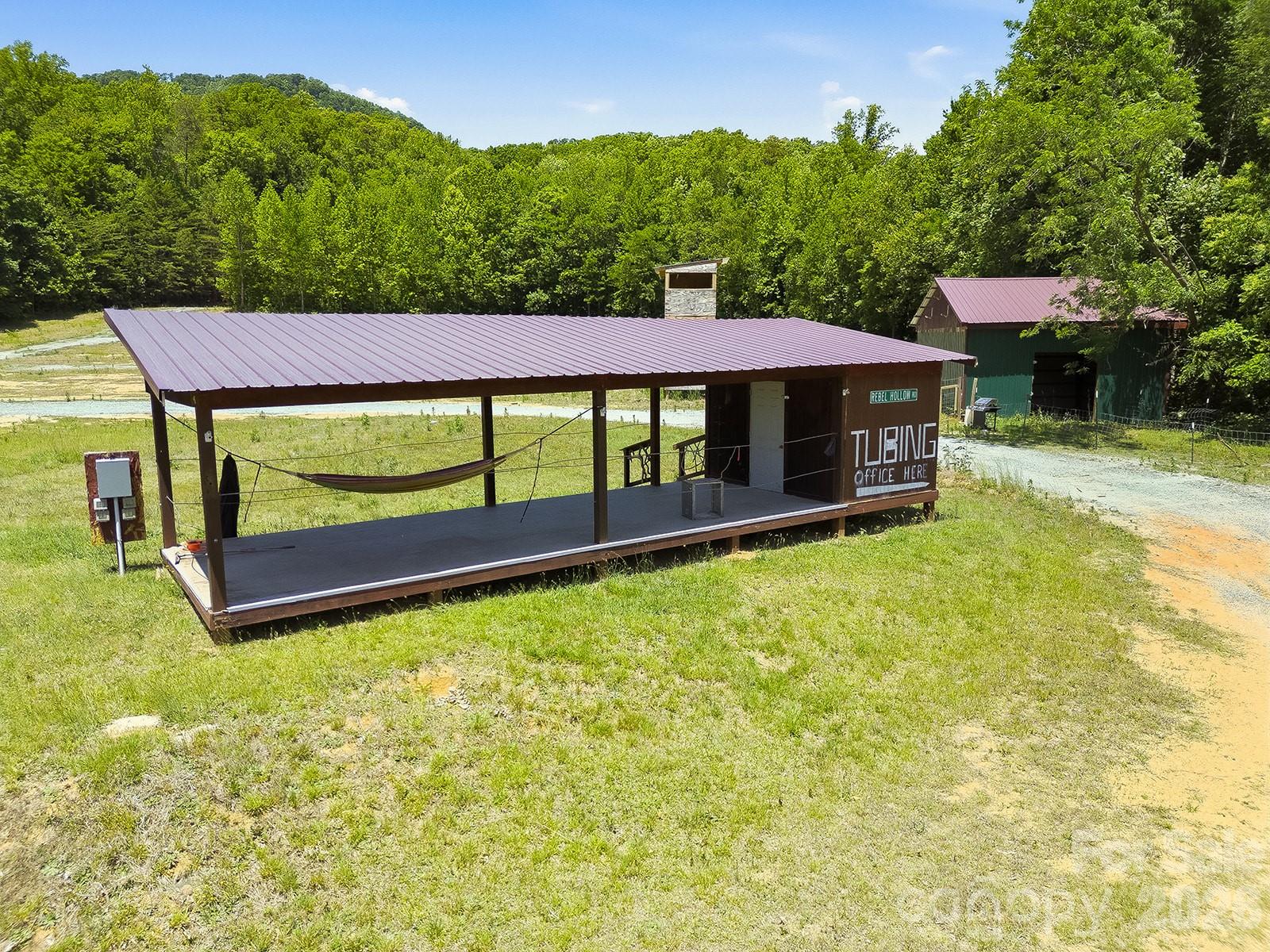 5373 Green River Cove Road Saluda NC 28773