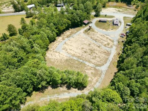 5373 Green River Cove Road Saluda NC 28773