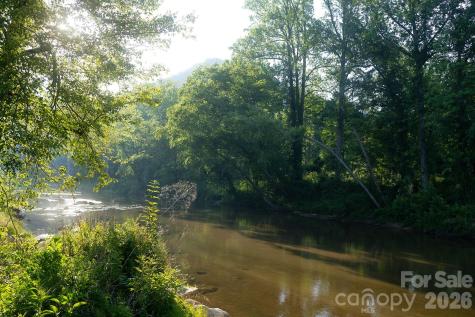 5373 Green River Cove Road Saluda NC 28773