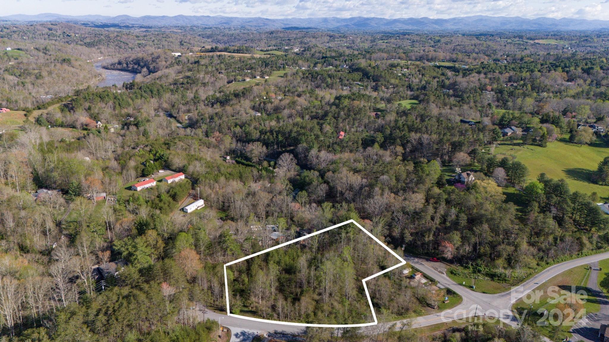 00 Canoe Lane Asheville NC 28804