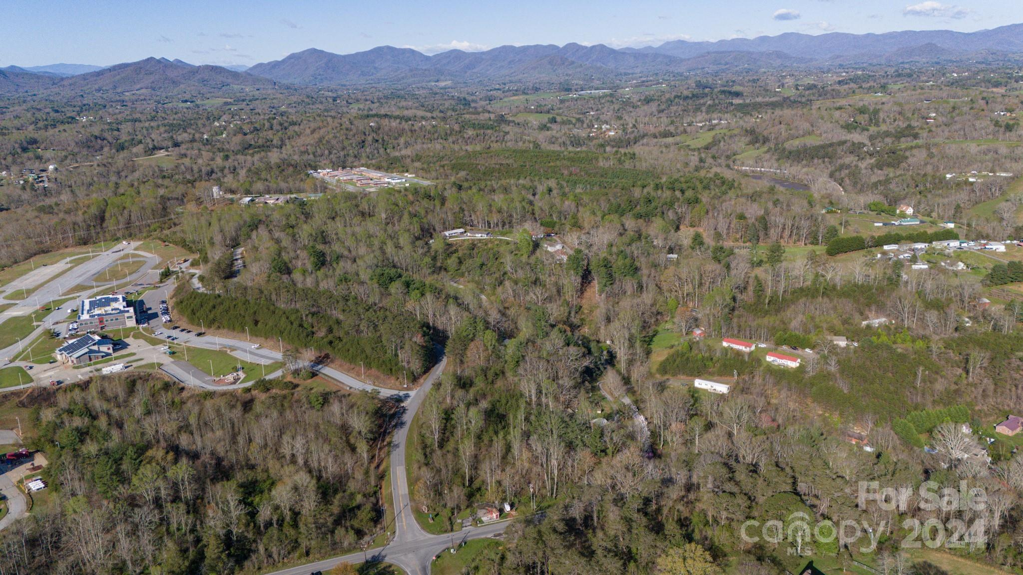 00 Canoe Lane Asheville NC 28804