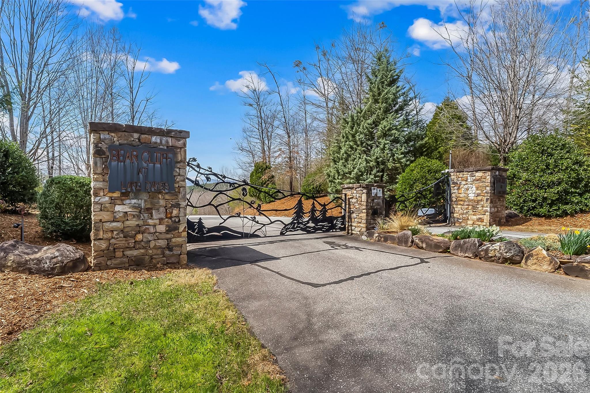 121 Lake Crest Drive Nebo NC 28761