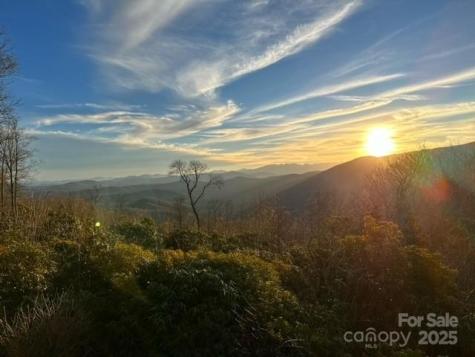 1264 Mountain Laurel Parkway Newland NC 28657