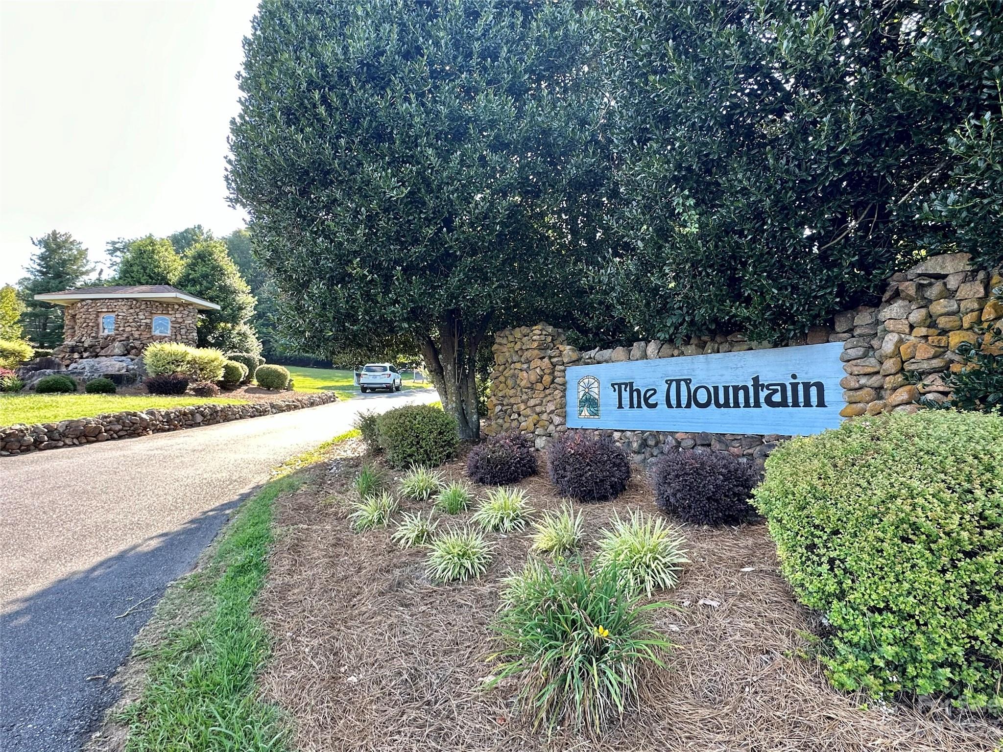 * Spanish Oak Lane Gastonia NC 28056