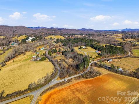 999 Ray Hill Road Mills River NC 28759