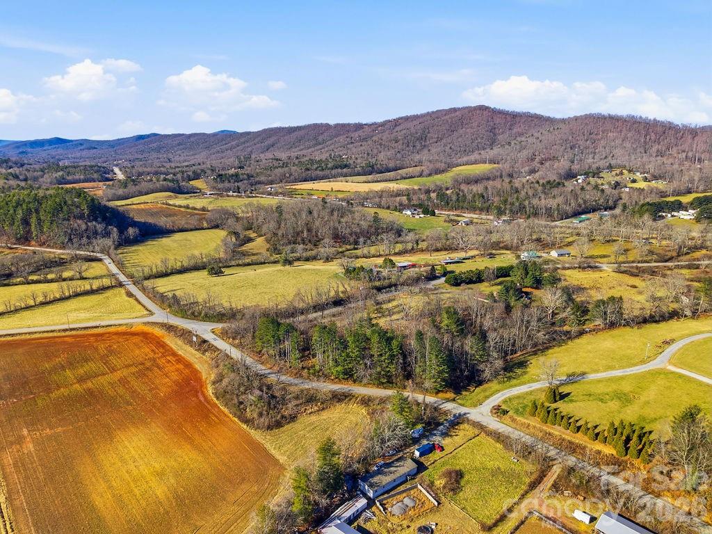 999 Ray Hill Road Mills River NC 28759