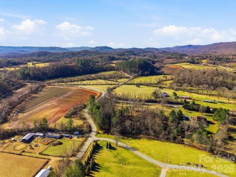 999 Ray Hill Road Mills River NC 28759