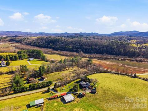 999 Ray Hill Road Mills River NC 28759