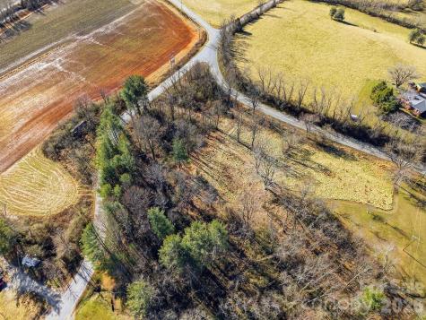 999 Ray Hill Road Mills River NC 28759