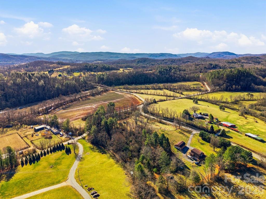 999 Ray Hill Road Mills River NC 28759