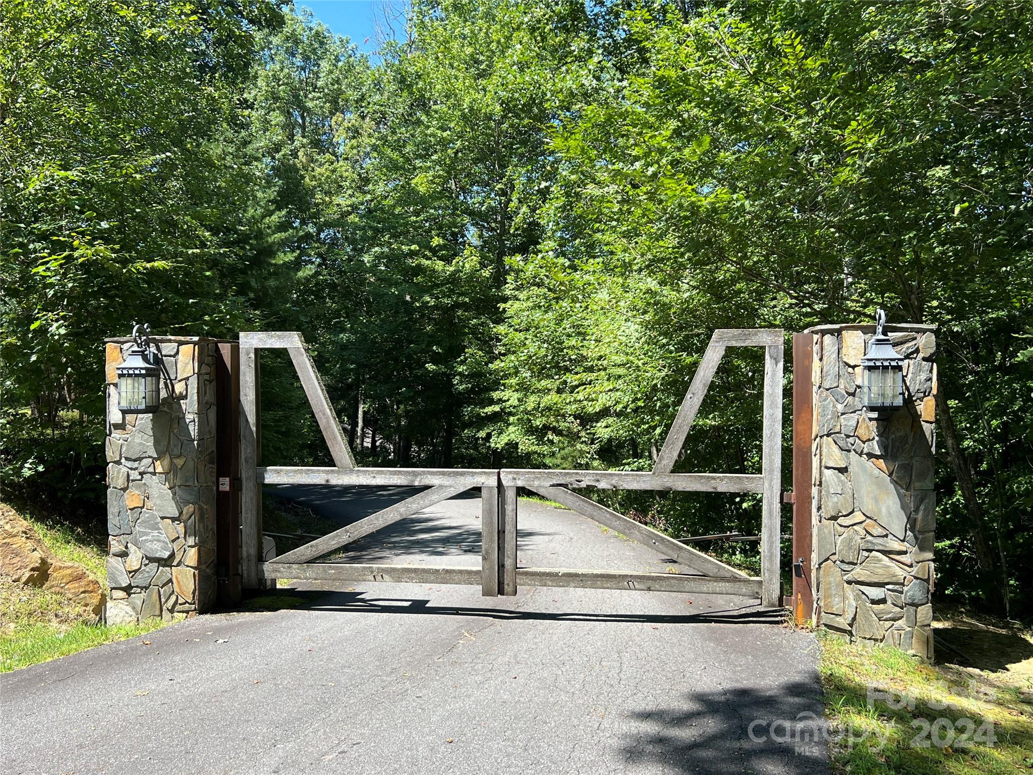 17 Harleys Cove Road Waynesville NC 28785