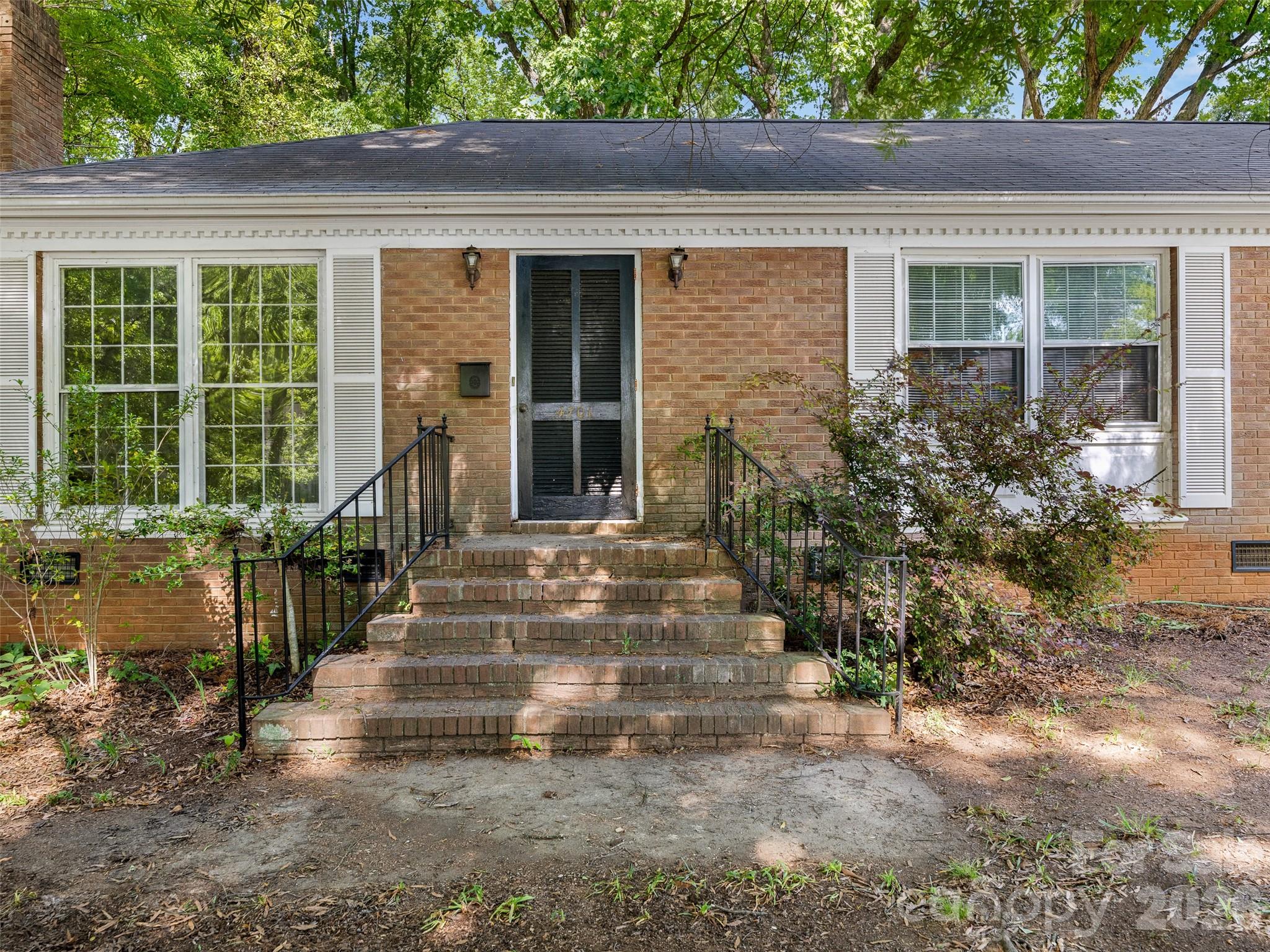 4701 Aspen Court Charlotte NC 28210