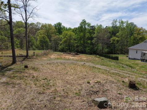 16 Creston Circle Charlotte NC 28214