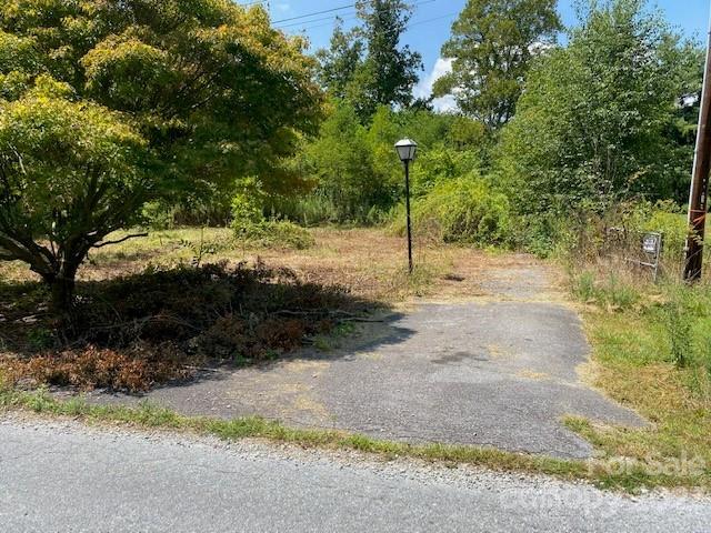 133 W Poplar Drive Hendersonville NC 28792