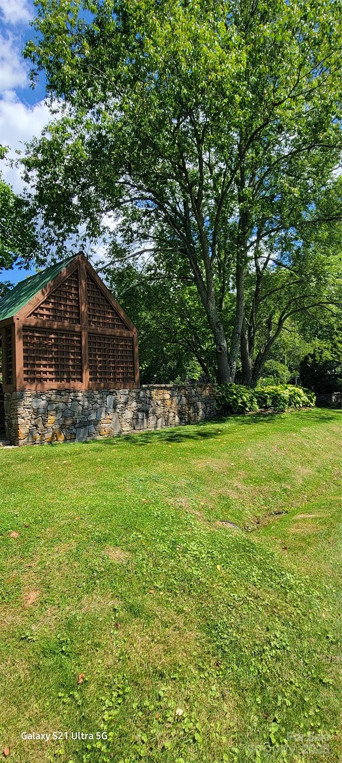 9999 Honeysuckle Drive Waynesville NC 28786