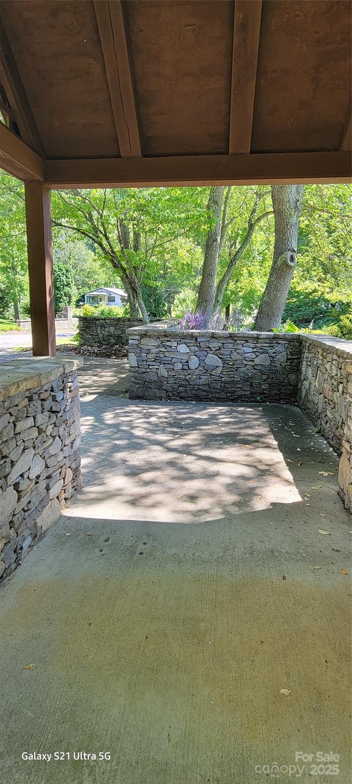 9999 Honeysuckle Drive Waynesville NC 28786