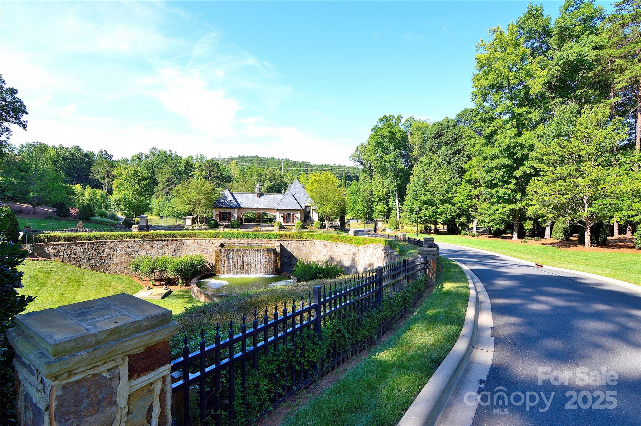 5036 Hermitage Court Belmont NC 28012