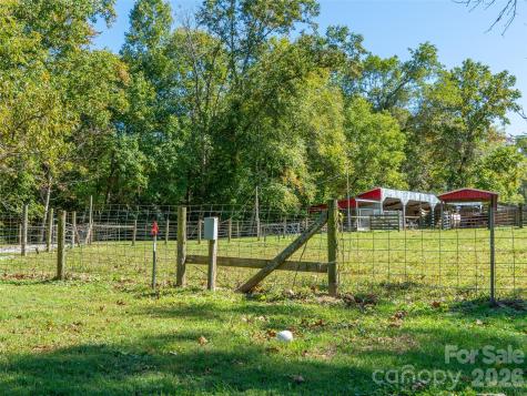 1050 Dale Road Spruce Pine NC 28777